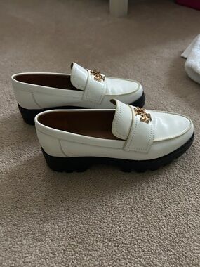 Tory Burch White Leather Loafers with Gold Logo